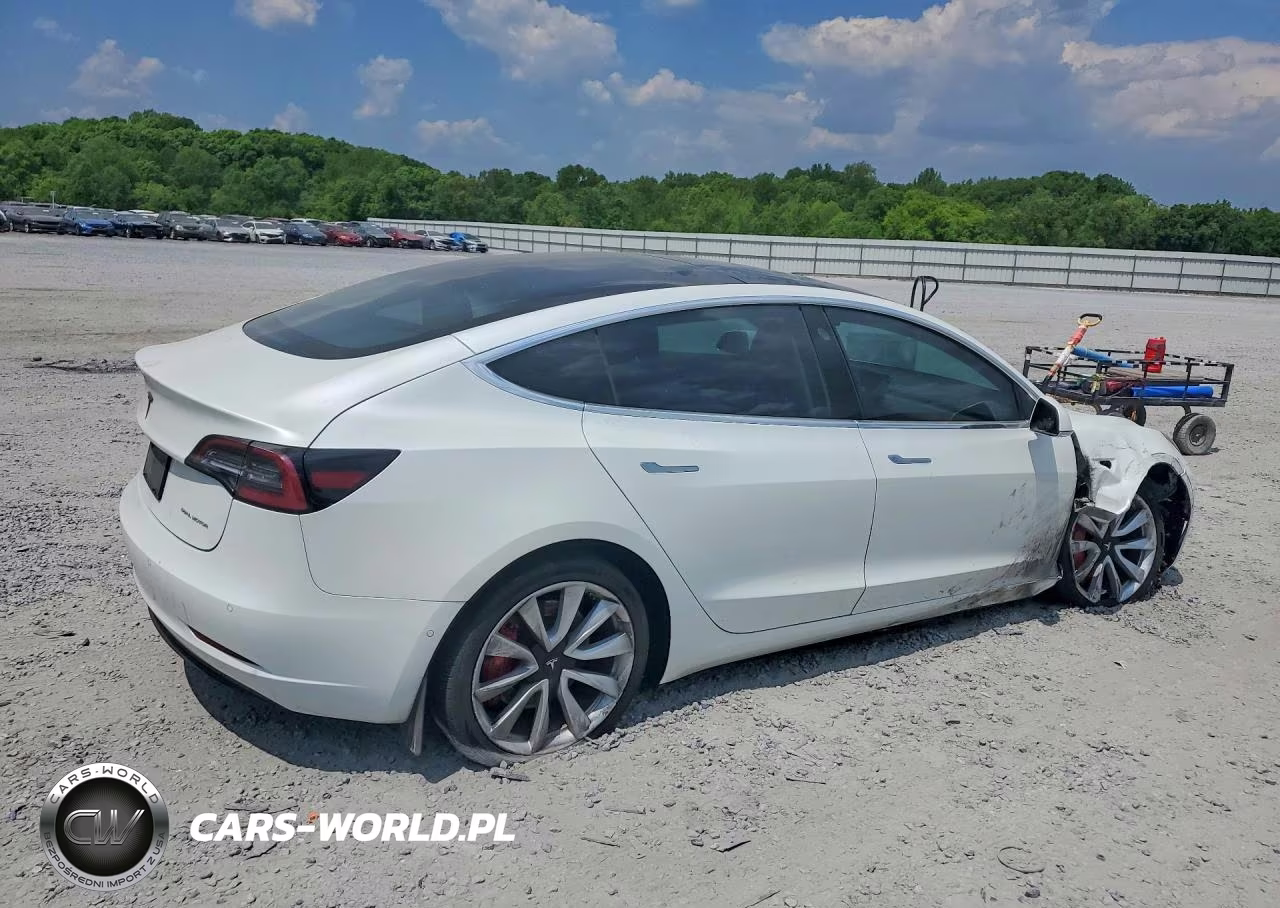 2020 Tesla Model 3 VIN:5YJ3E1EB6LF651220 - 3