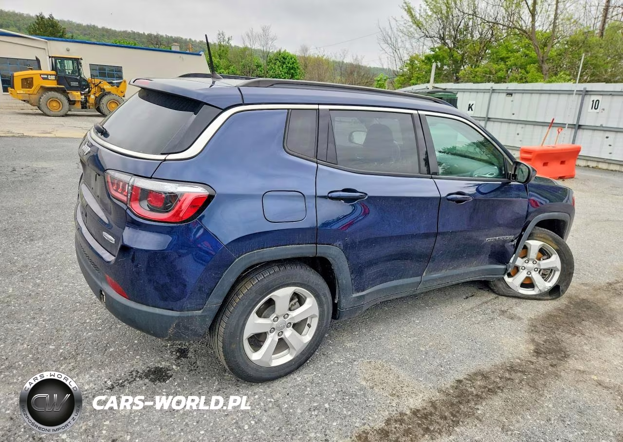 2018 Jeep Compass Latitude VIN:3C4NJDBB5JT484034 - 3