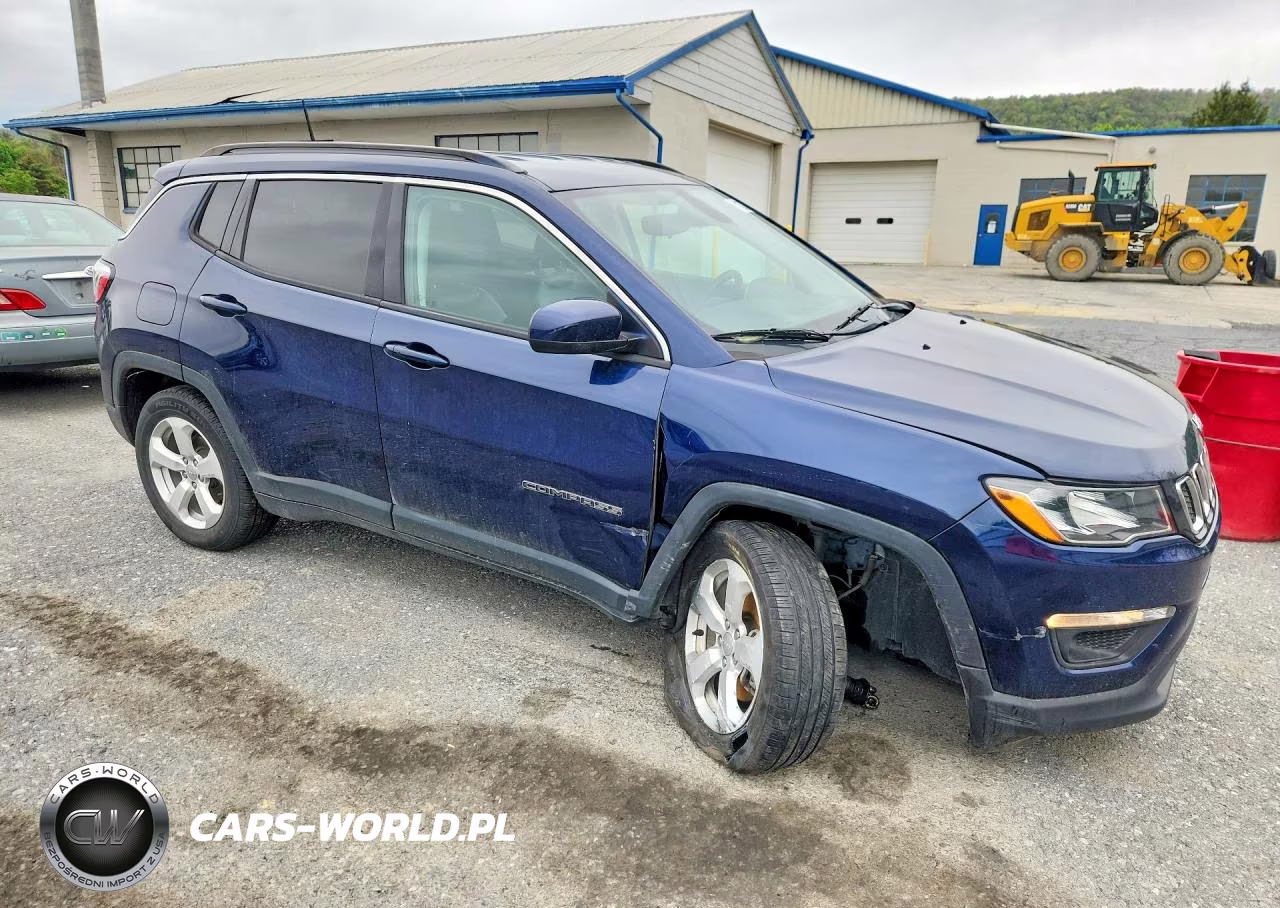 2018 Jeep Compass Latitude VIN:3C4NJDBB5JT484034 - 4