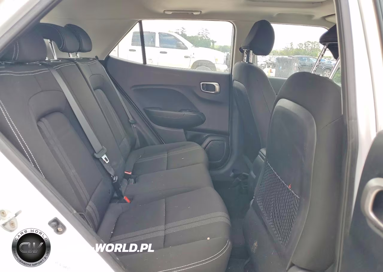2022 Hyundai Venue Sel VIN:KMHRC8A30NU206937 - 11
