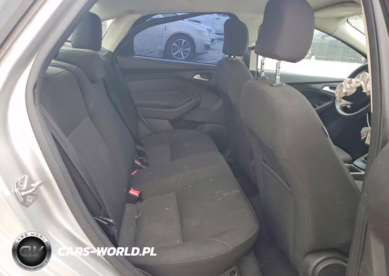 2015 Ford Focus Se VIN:1FADP3F29FL365362 - 10