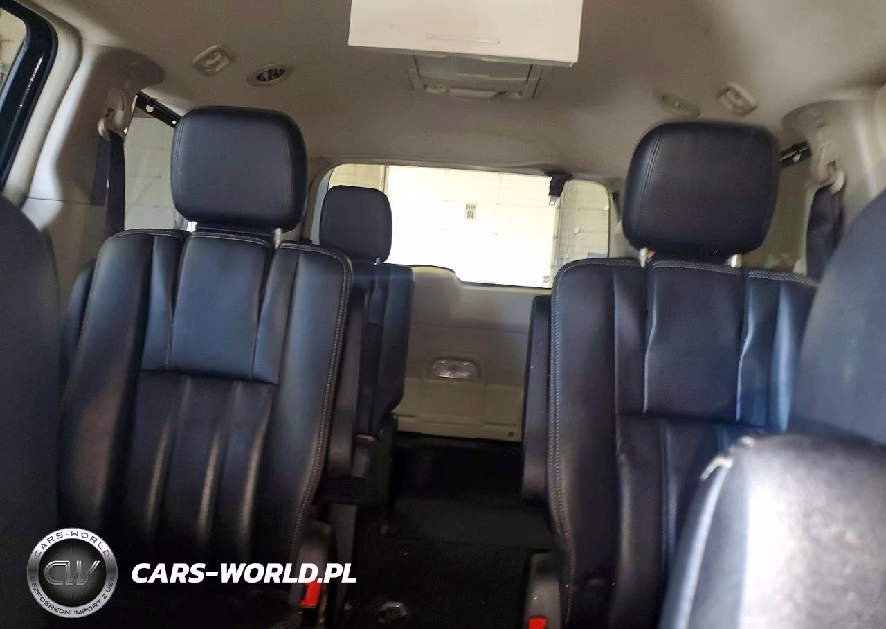 2014 Chrysler Town & Country Touring VIN:2C4RC1BG8ER339293 - 10