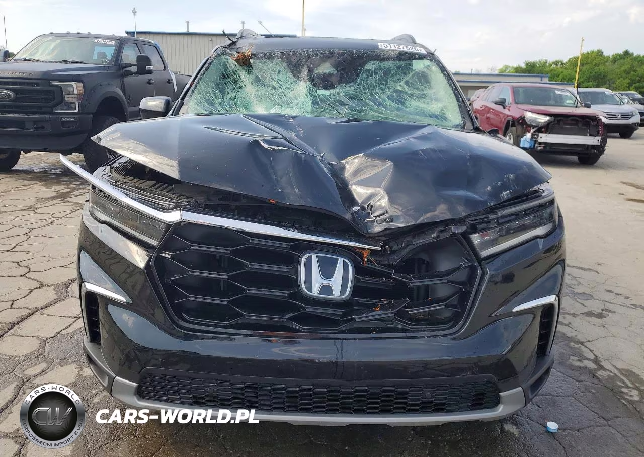 2023 Honda Pilot Touring VIN:5FNYG1H7XPB032665 - 5
