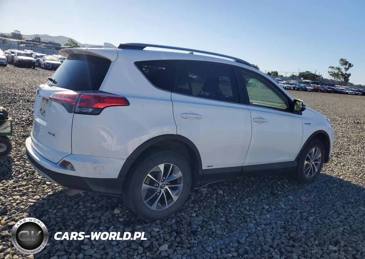 2018 Toyota Rav4 Hybrid Le VIN:JTMRJREV1JD179222 - 3