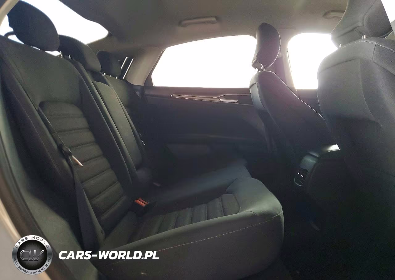 2019 Ford Fusion Se VIN:3FA6P0LU1KR220714 - 10