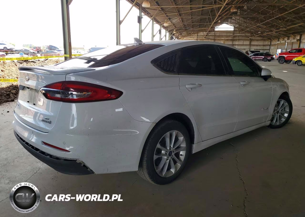 2019 Ford Fusion Se VIN:3FA6P0LU1KR220714 - 3