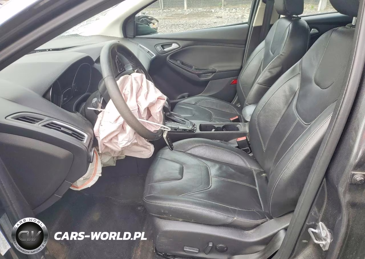 2018 Ford Focus Titanium VIN:1FADP3N27JL232500 - 7