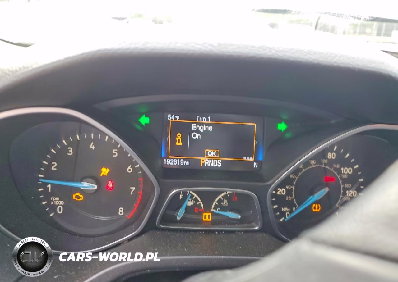 2018 Ford Focus Titanium VIN:1FADP3N27JL232500 - 9