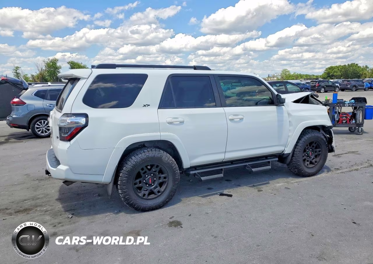 2018 Toyota 4Runner Sr5 VIN:JTEZU5JR9J5179581 - 3