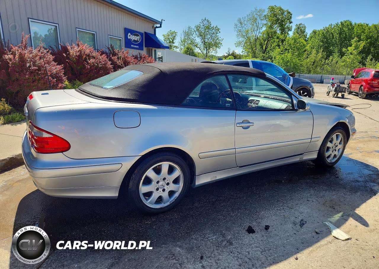 2001 Mercedes-Benz Clk 320 VIN:WDBLK65GX1T076923 - 3