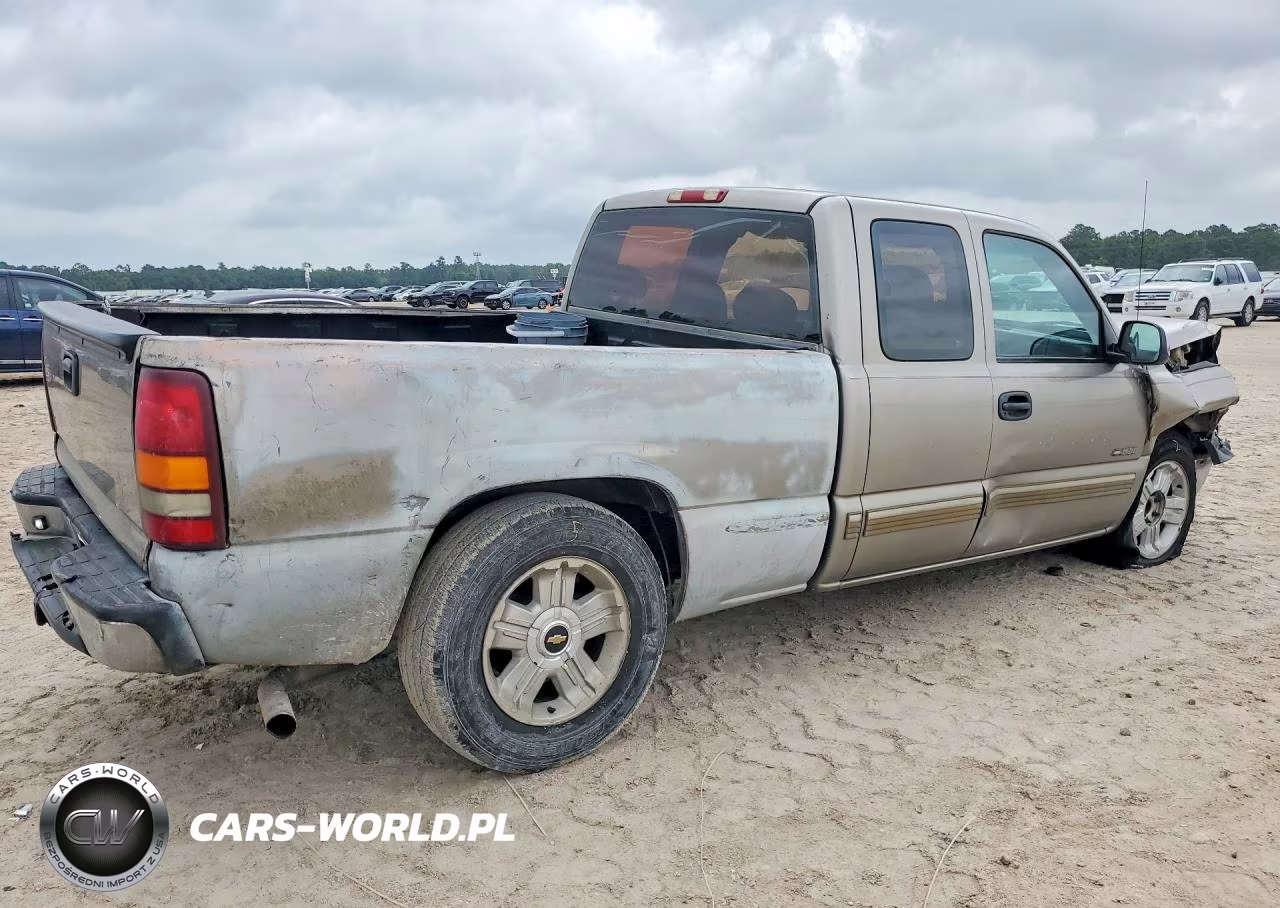 2002 Chevrolet Silverado C1500 VIN:2GCEC19V621256880 - 3