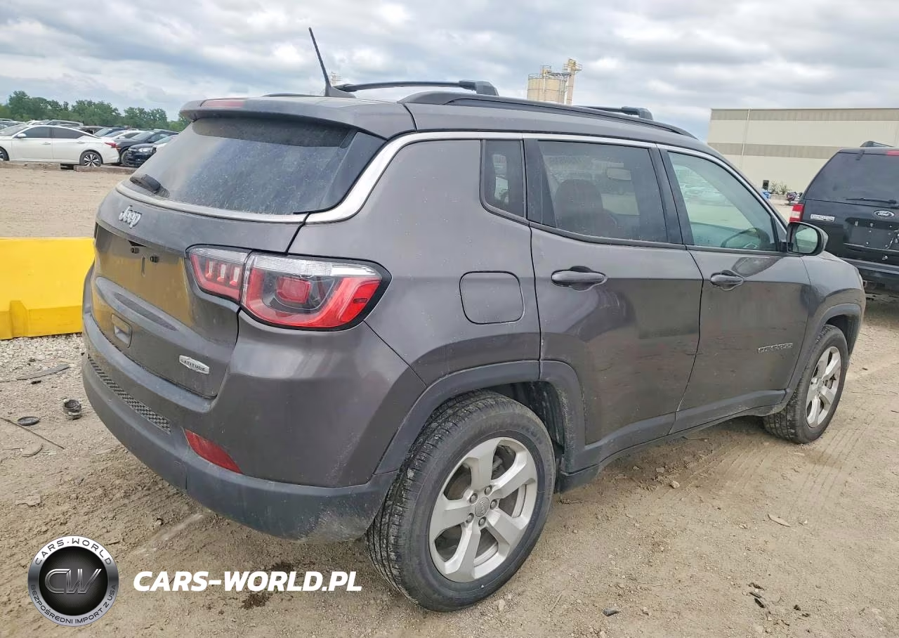 2019 Jeep Compass Latitude VIN:3C4NJCBB8KT652261 - 3