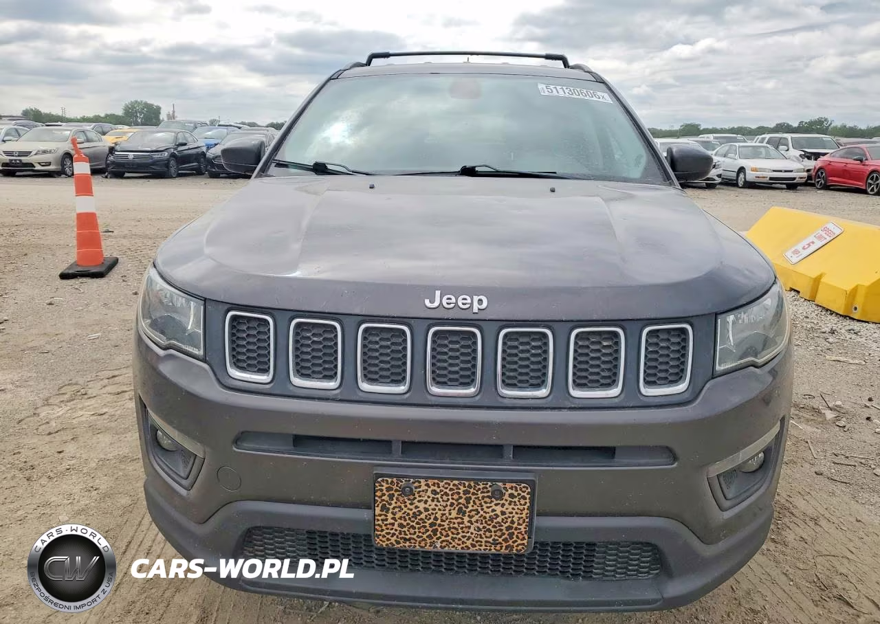 2019 Jeep Compass Latitude VIN:3C4NJCBB8KT652261 - 5