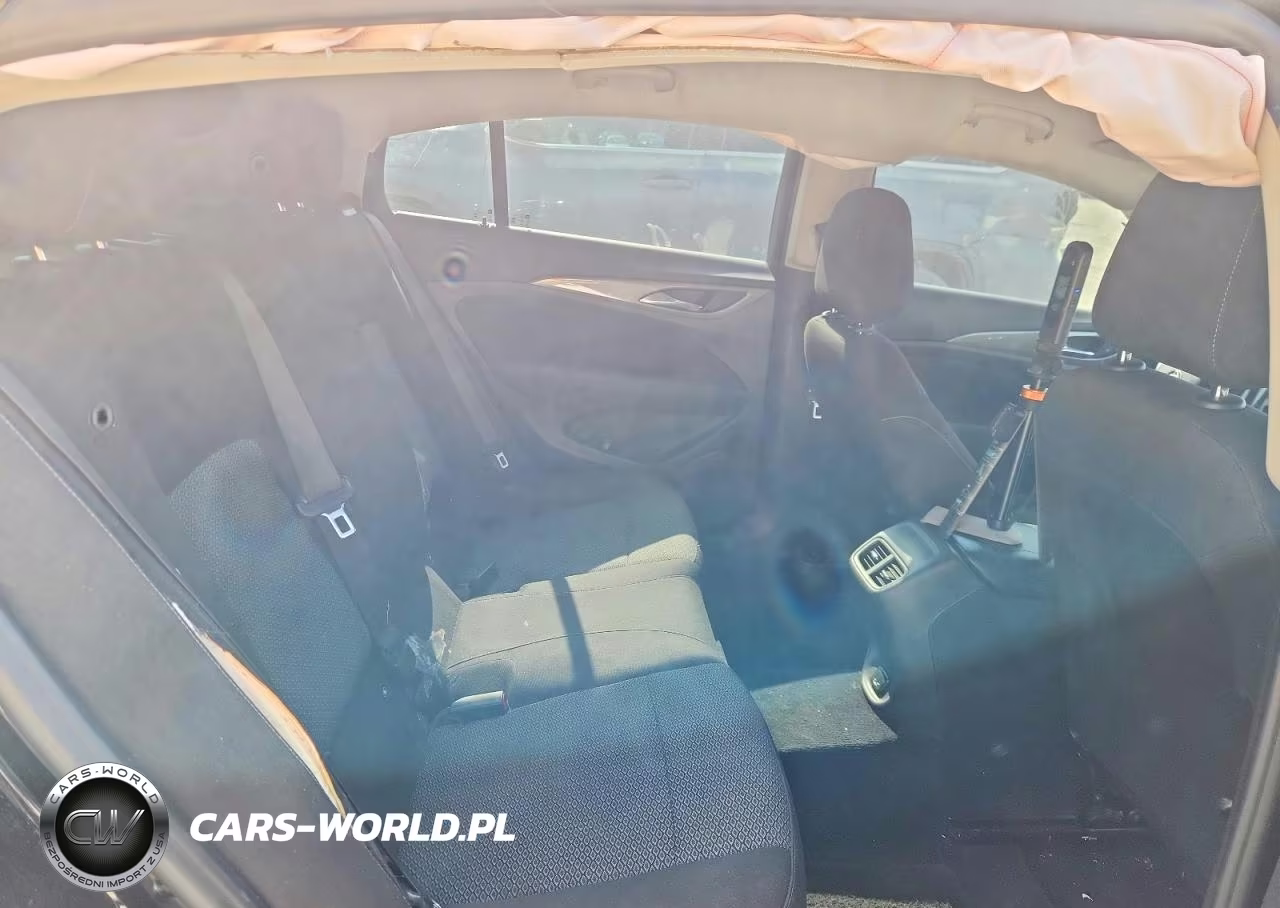 2018 Buick Regal Preferred VIN:W04GL6SX7J1078896 - 10
