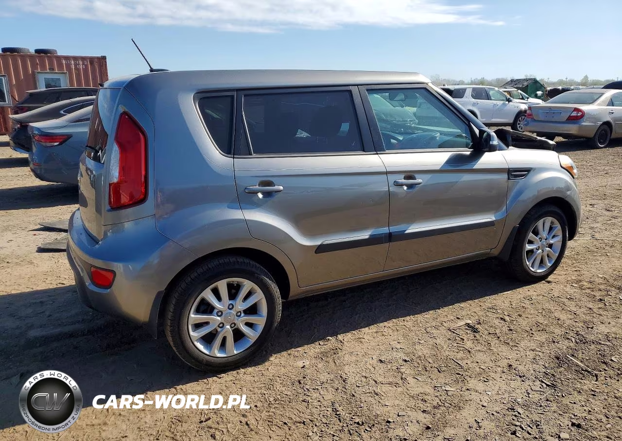2013 Kia Soul + VIN:KNDJT2A62D7594940 - 3