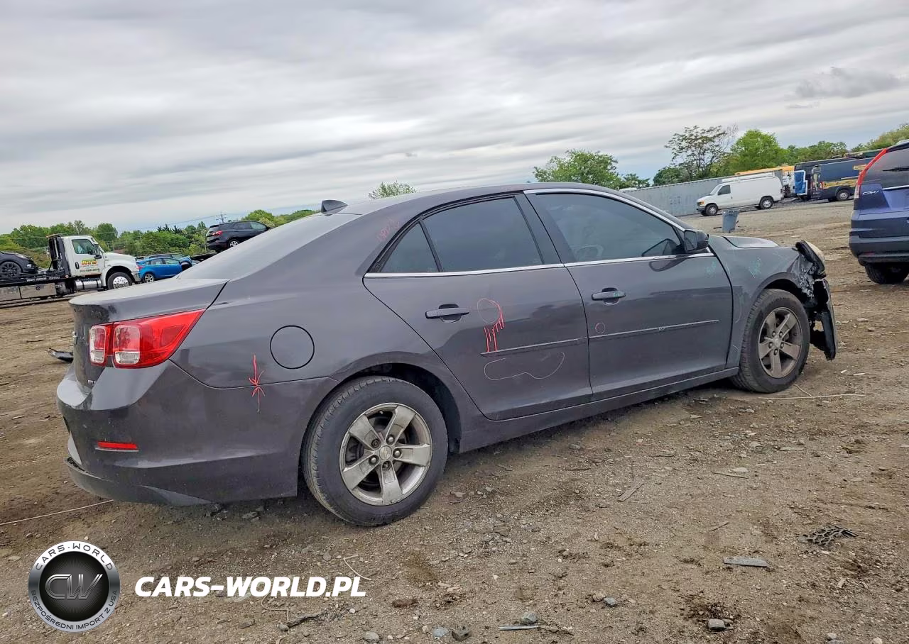 2013 Chevrolet Malibu Ls VIN:1G11B5SA2DF330803 - 3