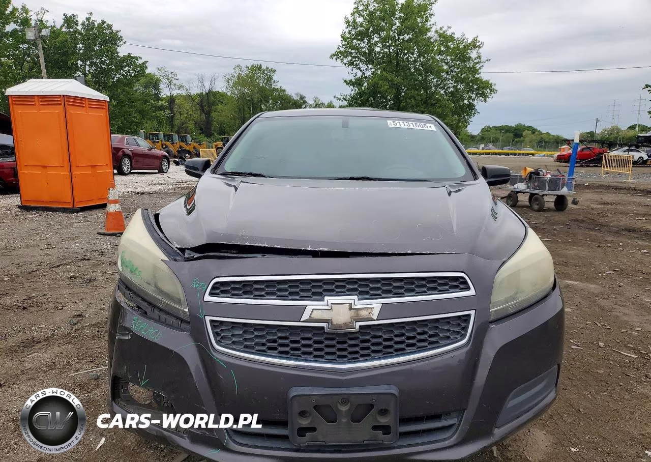 2013 Chevrolet Malibu Ls VIN:1G11B5SA2DF330803 - 5