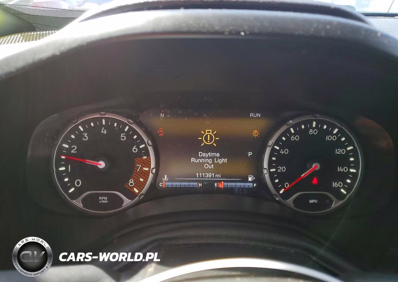 2021 Jeep Renegade Latitude VIN:ZACNJCBB0MPM24231 - 9