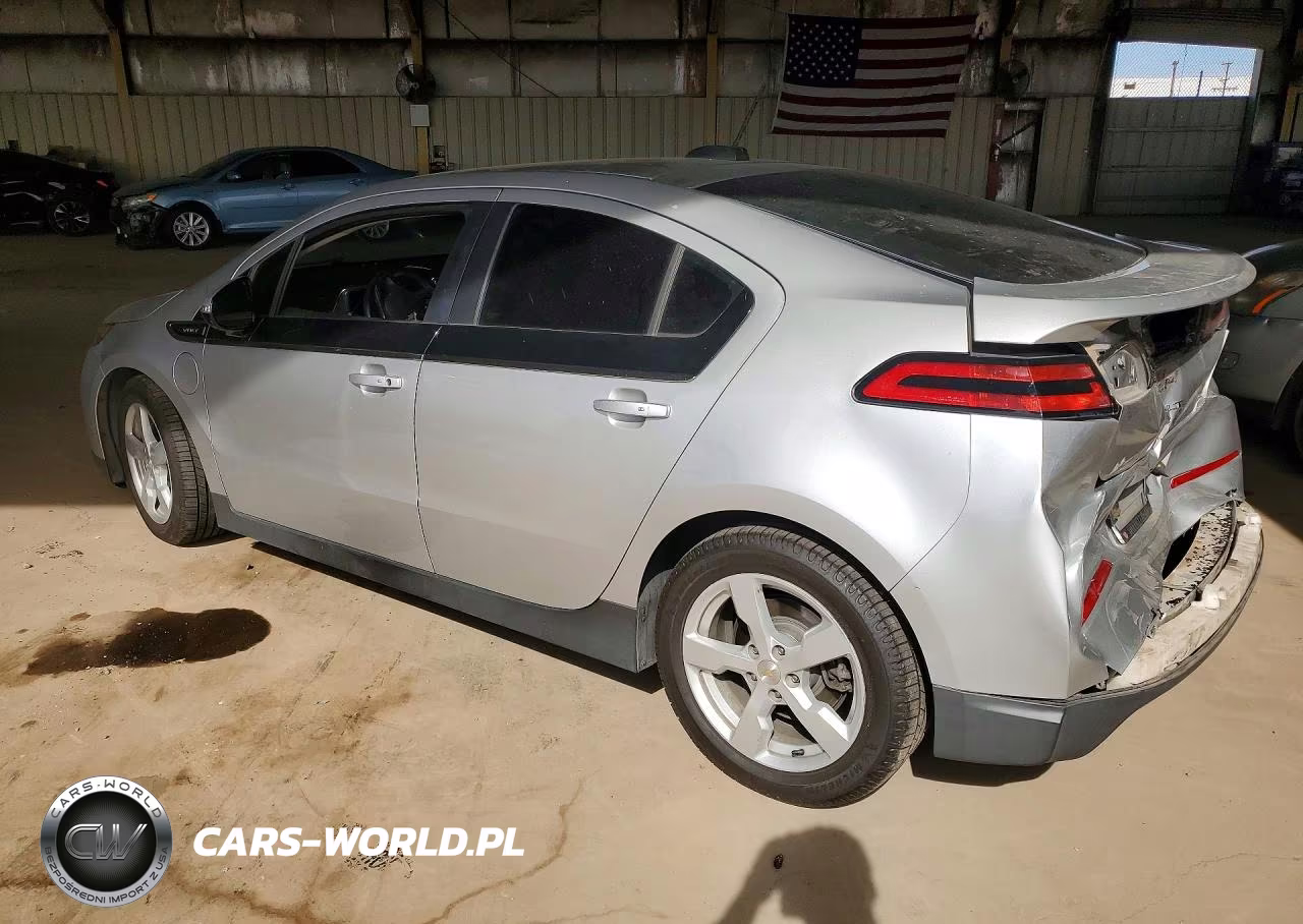 2015 Chev Volt VIN:1G1RA6E45FU119109 - 2