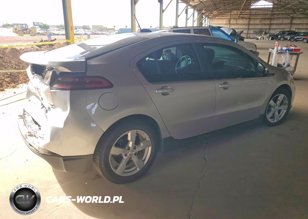 2015 Chev Volt VIN:1G1RA6E45FU119109 - 3