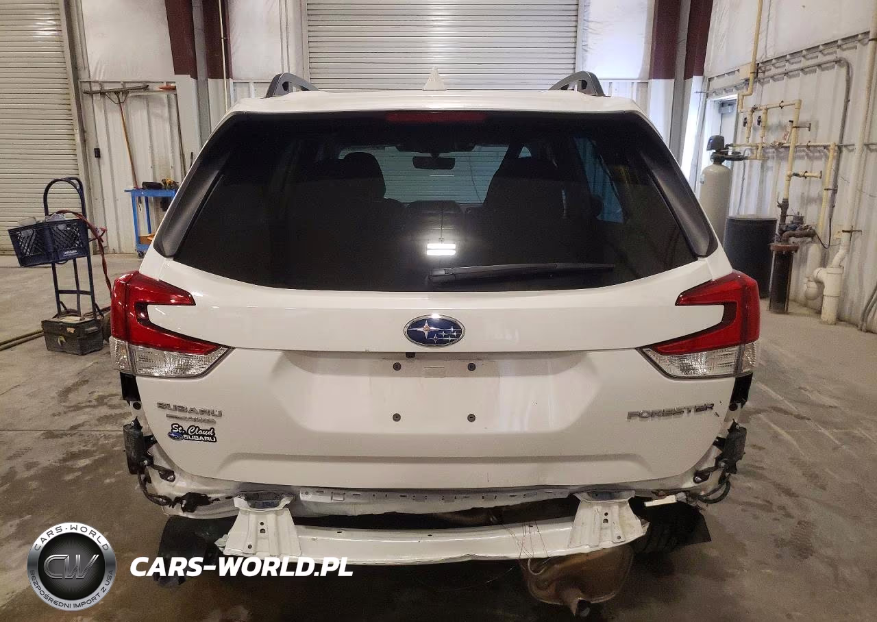 2023 Subaru Forester Premium VIN:JF2SKAEC9PH413513 - 6