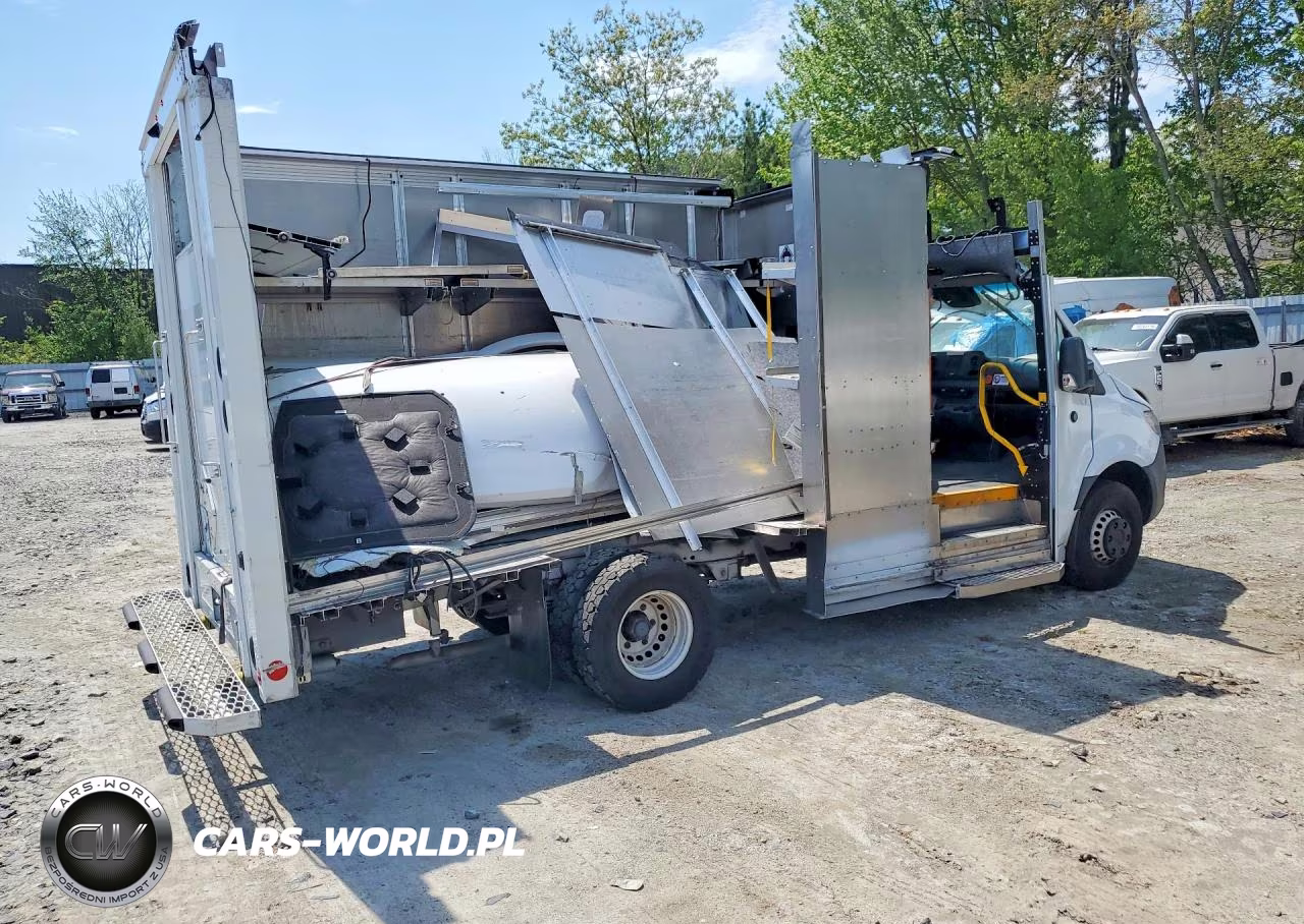 2023 Mercedes-Benz Sprinter 4500 VIN:W1X9K2319PN255972 - 3