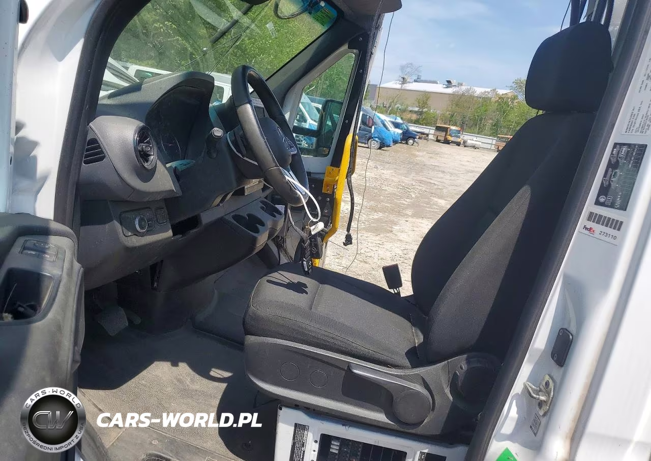 2023 Mercedes-Benz Sprinter 4500 VIN:W1X9K2319PN255972 - 7