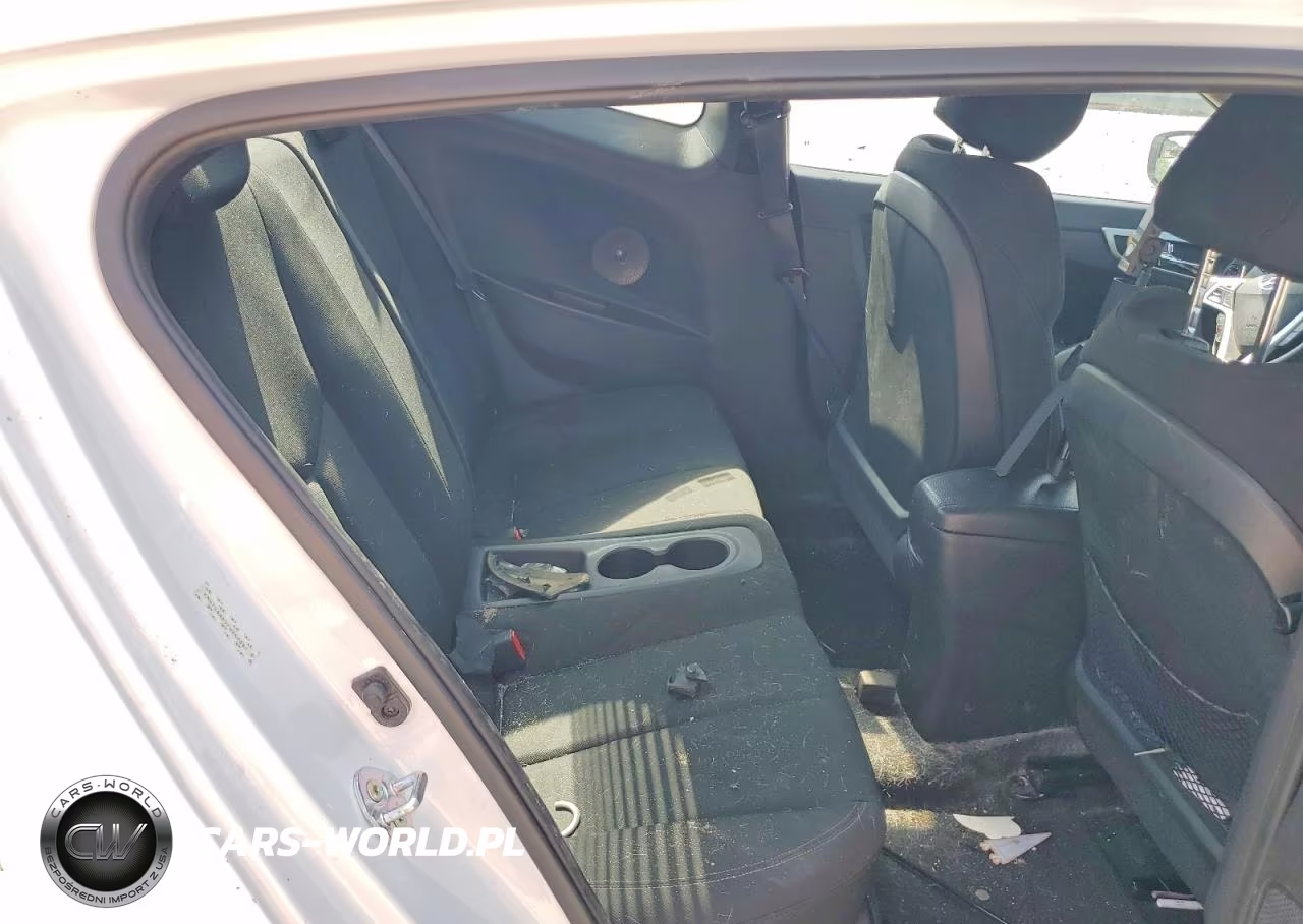 2015 Hyundai Veloster VIN:KMHTC6AD9FU242887 - 10