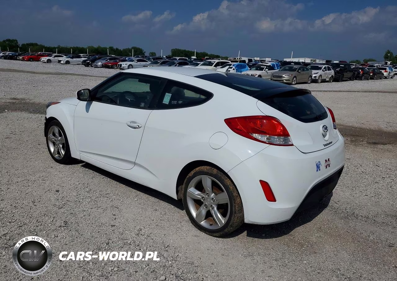 2015 Hyundai Veloster VIN:KMHTC6AD9FU242887 - 2