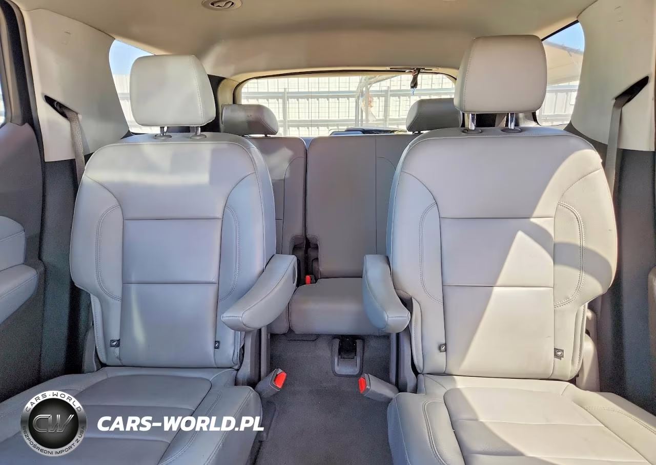 2019 Chevrolet Traverse Lt VIN:1GNERHKW1KJ184106 - 10