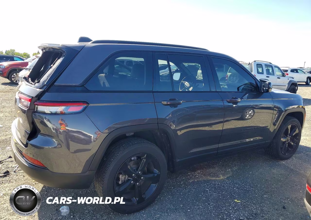 2023 Jeep Grand Cherokee Laredo VIN:1C4RJHAG9PC660108 - 3