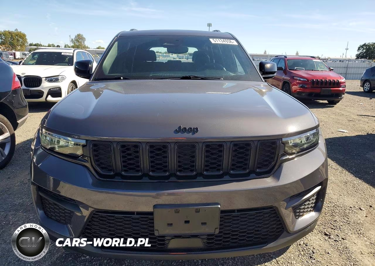 2023 Jeep Grand Cherokee Laredo VIN:1C4RJHAG9PC660108 - 5