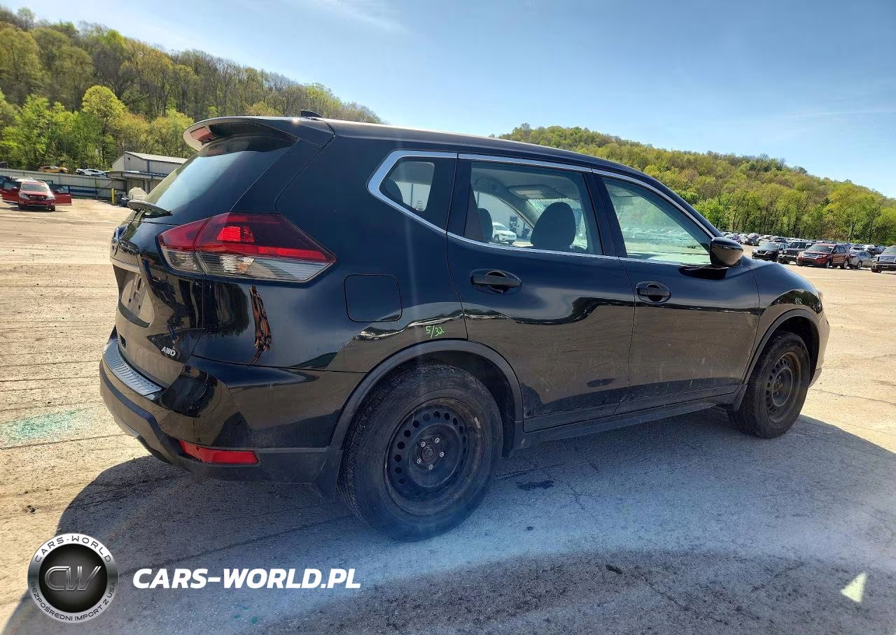 2018 Nissan Rogue S VIN:5N1AT2MV6JC770986 - 3