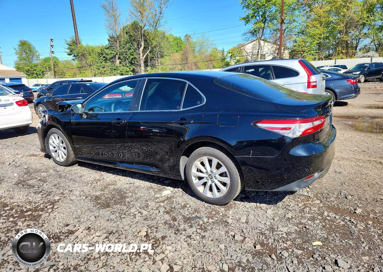 2018 Toyota Camry Le VIN:JTNB11HK1J3004250 - 2