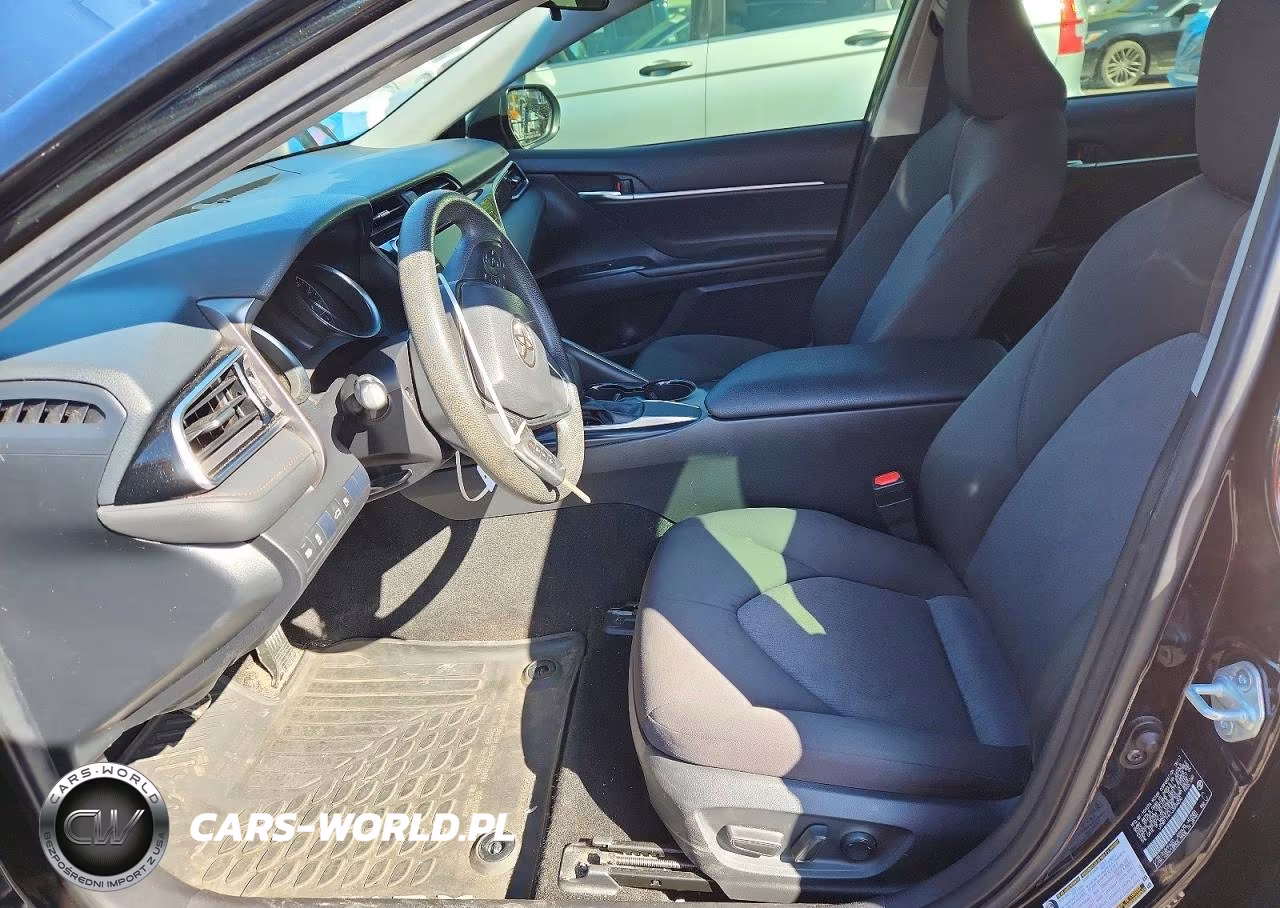 2018 Toyota Camry Le VIN:JTNB11HK1J3004250 - 7
