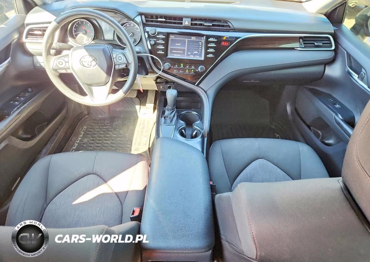 2018 Toyota Camry Le VIN:JTNB11HK1J3004250 - 8
