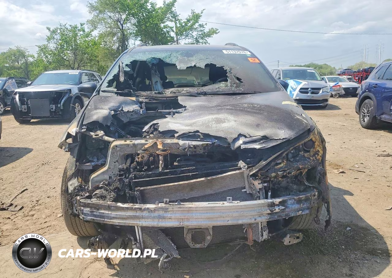 2020 Chrysler Pacifica Touring L Plus VIN:2C4RC1EG9LR108010 - 5