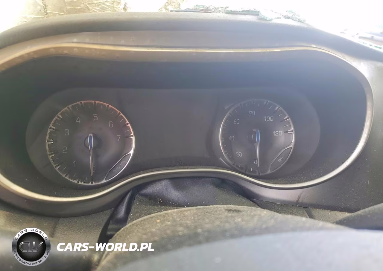 2020 Chrysler Pacifica Touring L Plus VIN:2C4RC1EG9LR108010 - 9