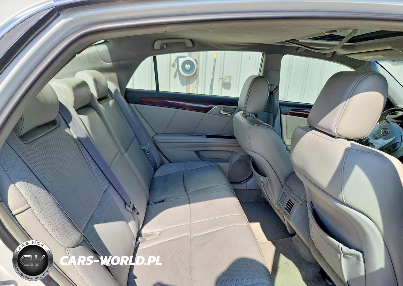 2010 Toyota Avalon Limited VIN:4T1BK3DB7AU354426 - 10