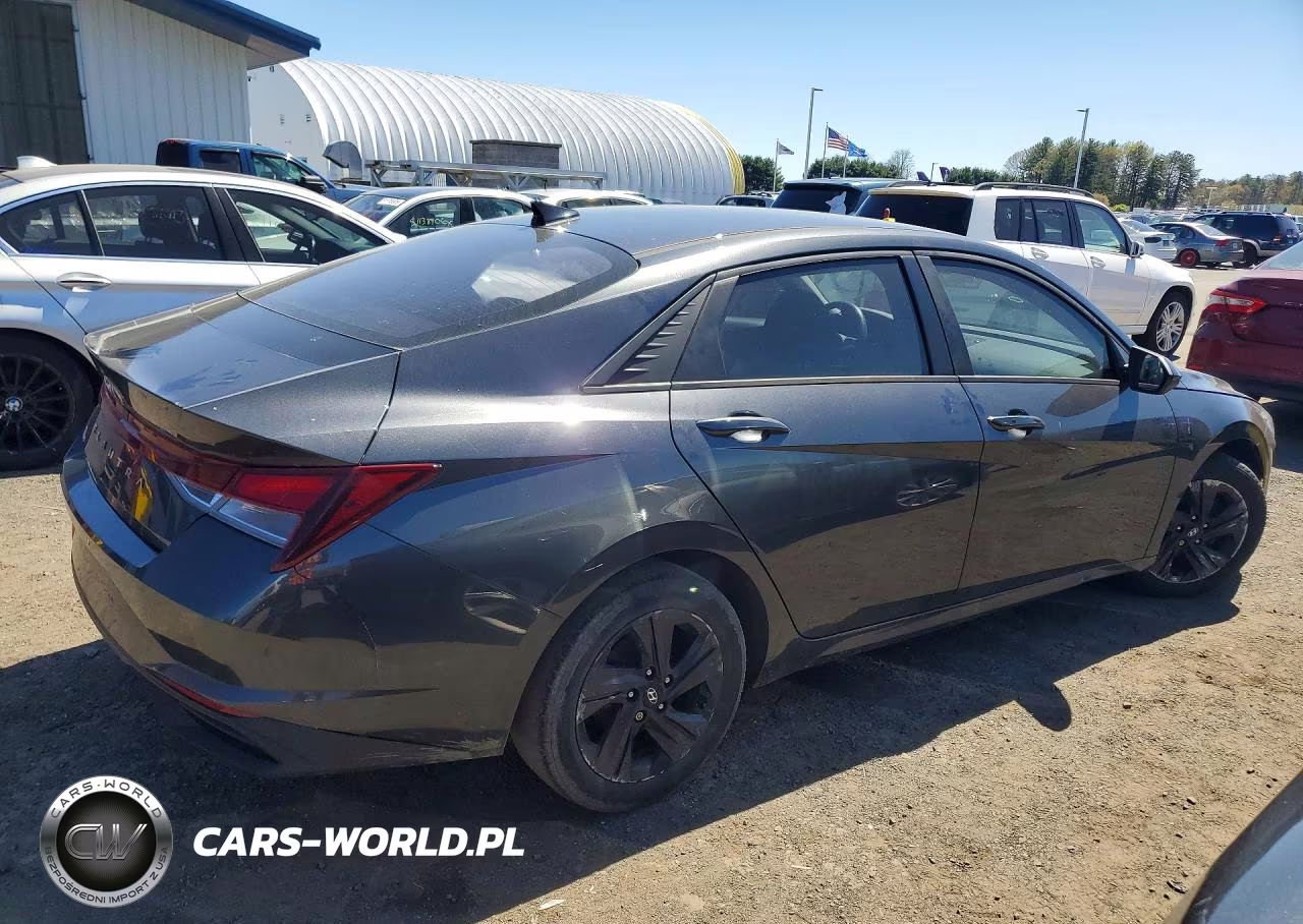 2021 Hyundai Elantra Sel VIN:5NPLM4AG6MH009847 - 3