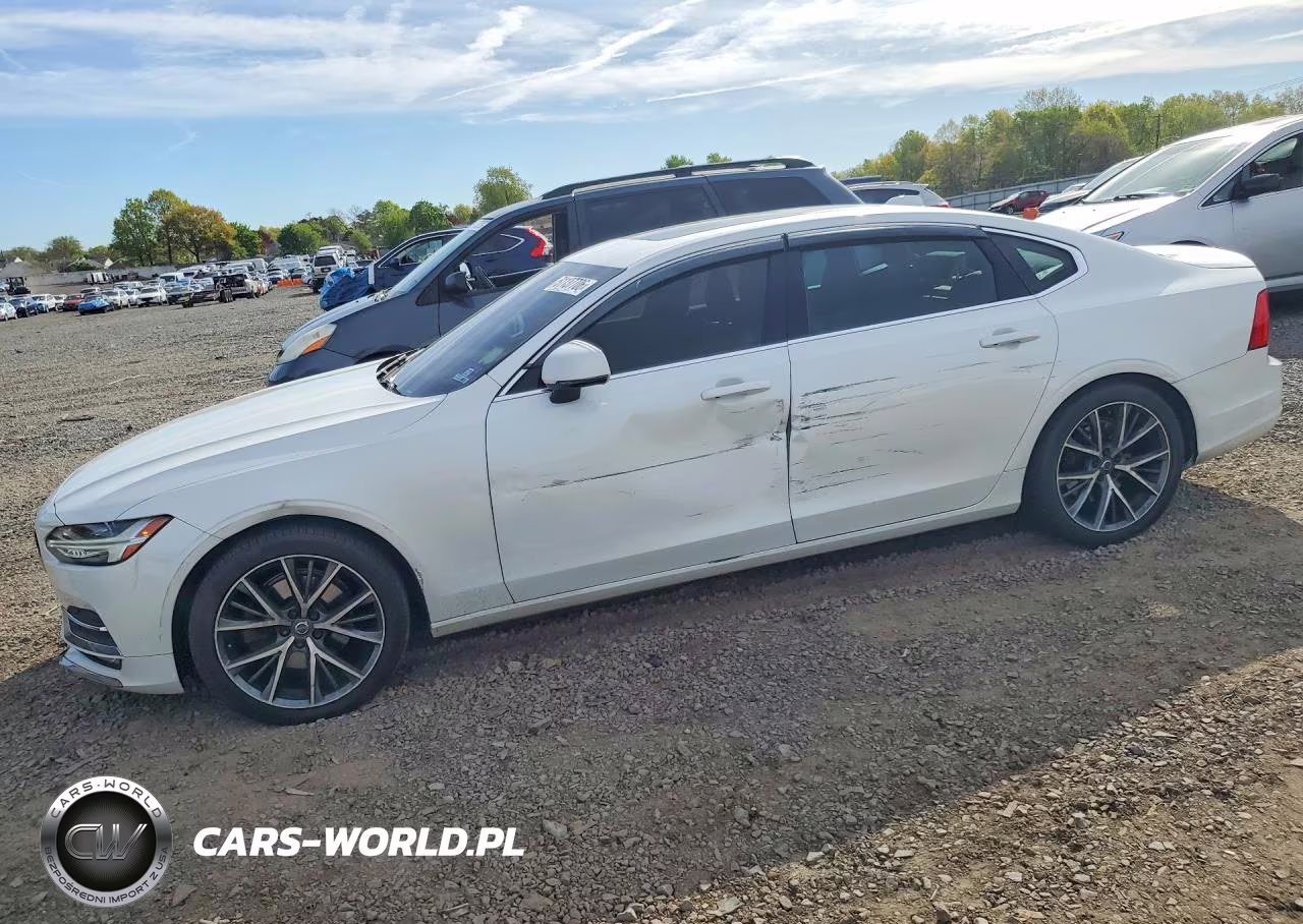 2018 Volvo S90 T5 Momentum