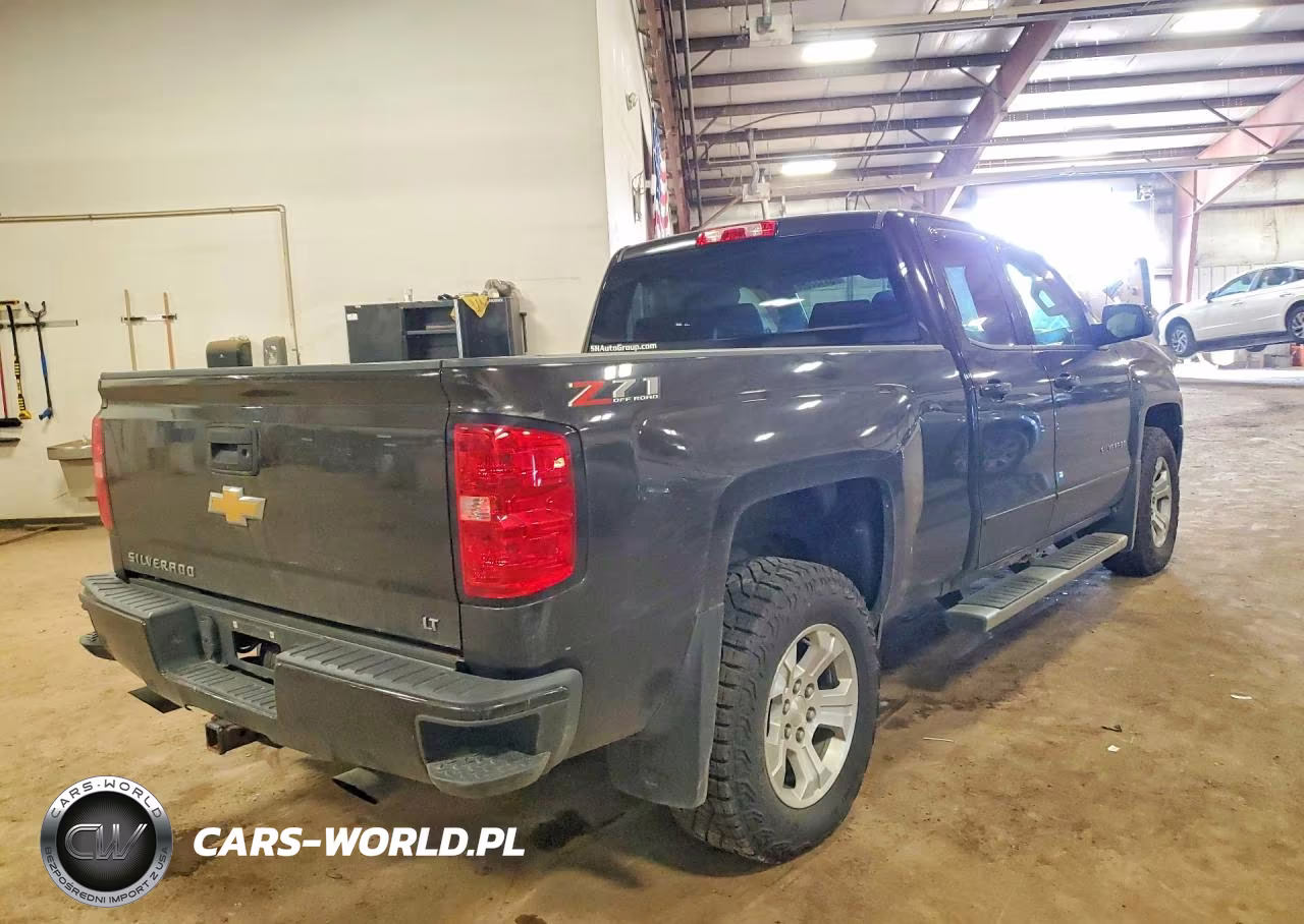 2018 Chevrolet Silverado K1500 Lt VIN:1GCVKREC9JZ376717 - 3