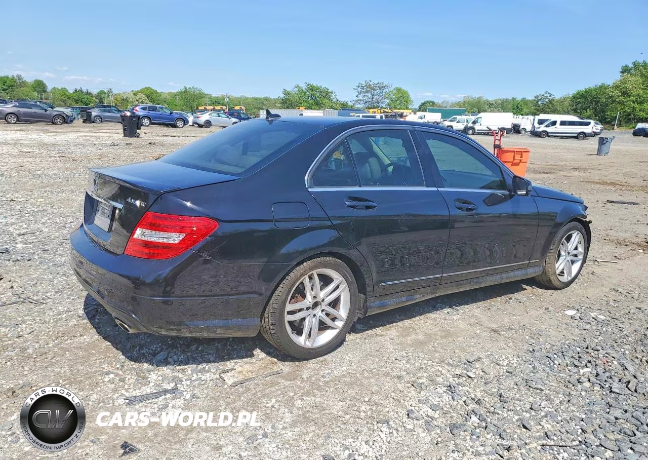 2013 Mercedes-Benz C 300 4Matic VIN:WDDGF8AB3DG132989 - 3