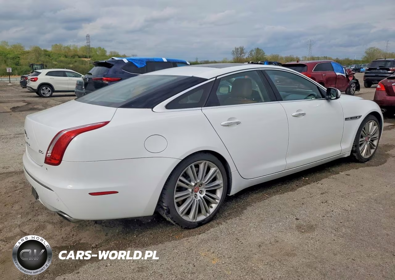 2012 Jaguar Xj Supercharged VIN:SAJWA1GE0CMV28571 - 3