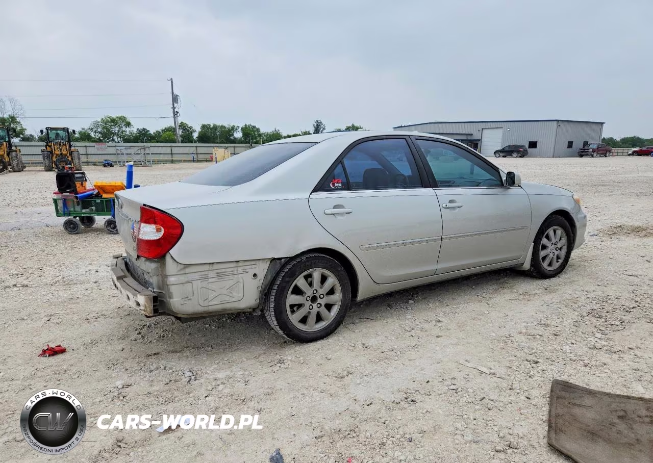 2003 Toyota Camry Xle V6 VIN:4T1BF30KX3U048933 - 3