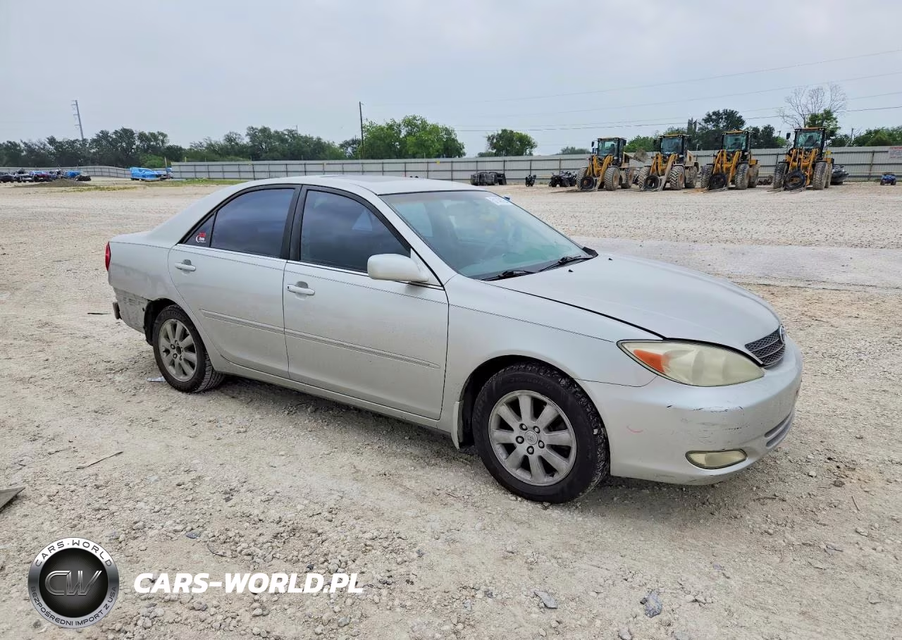 2003 Toyota Camry Xle V6 VIN:4T1BF30KX3U048933 - 4