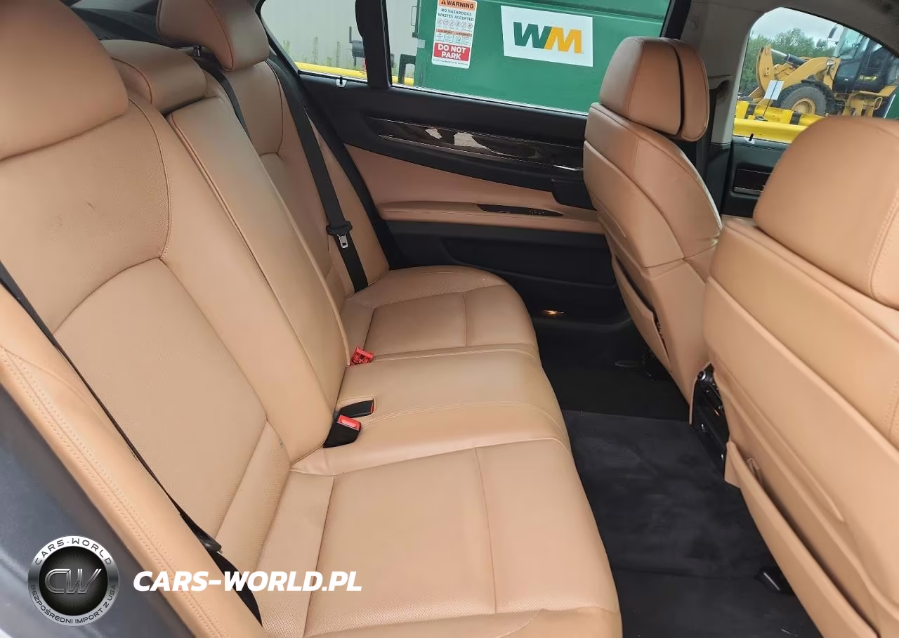 2011 BMW 750 Li VIN:WBAKB8C51BCY66992 - 10