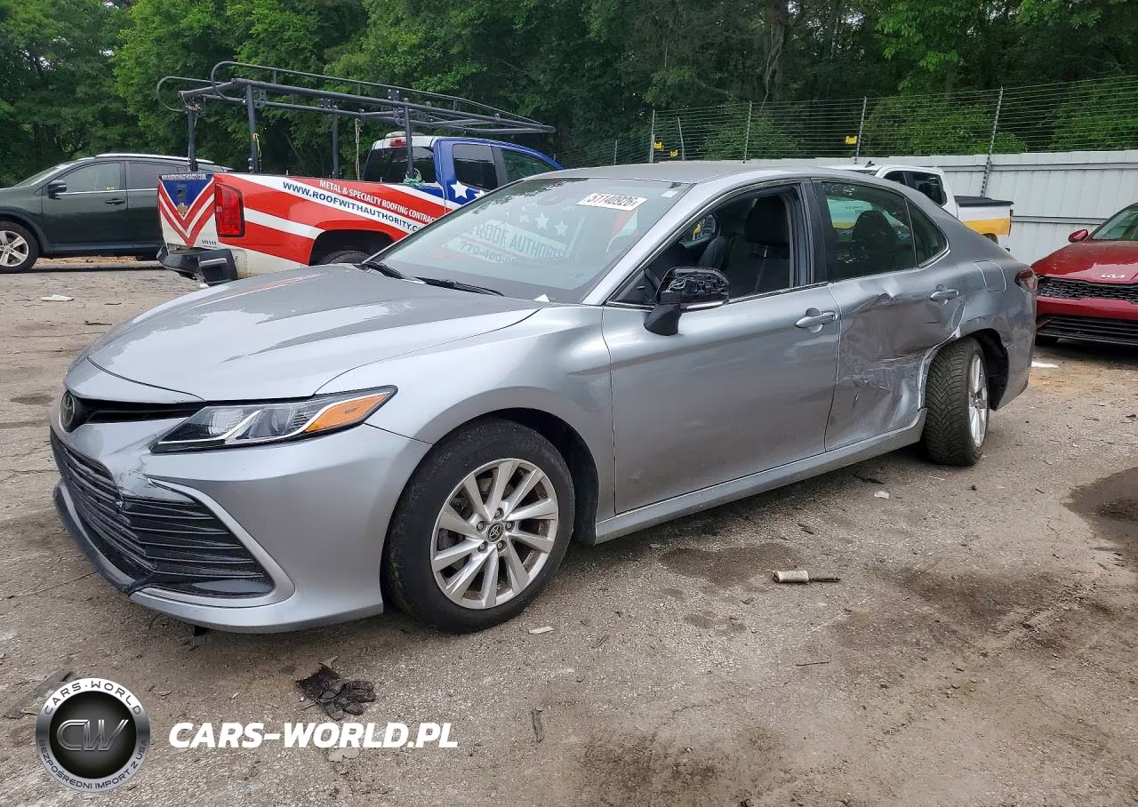 2022 Toyota Camry Le – zdjęcie 1 z 12