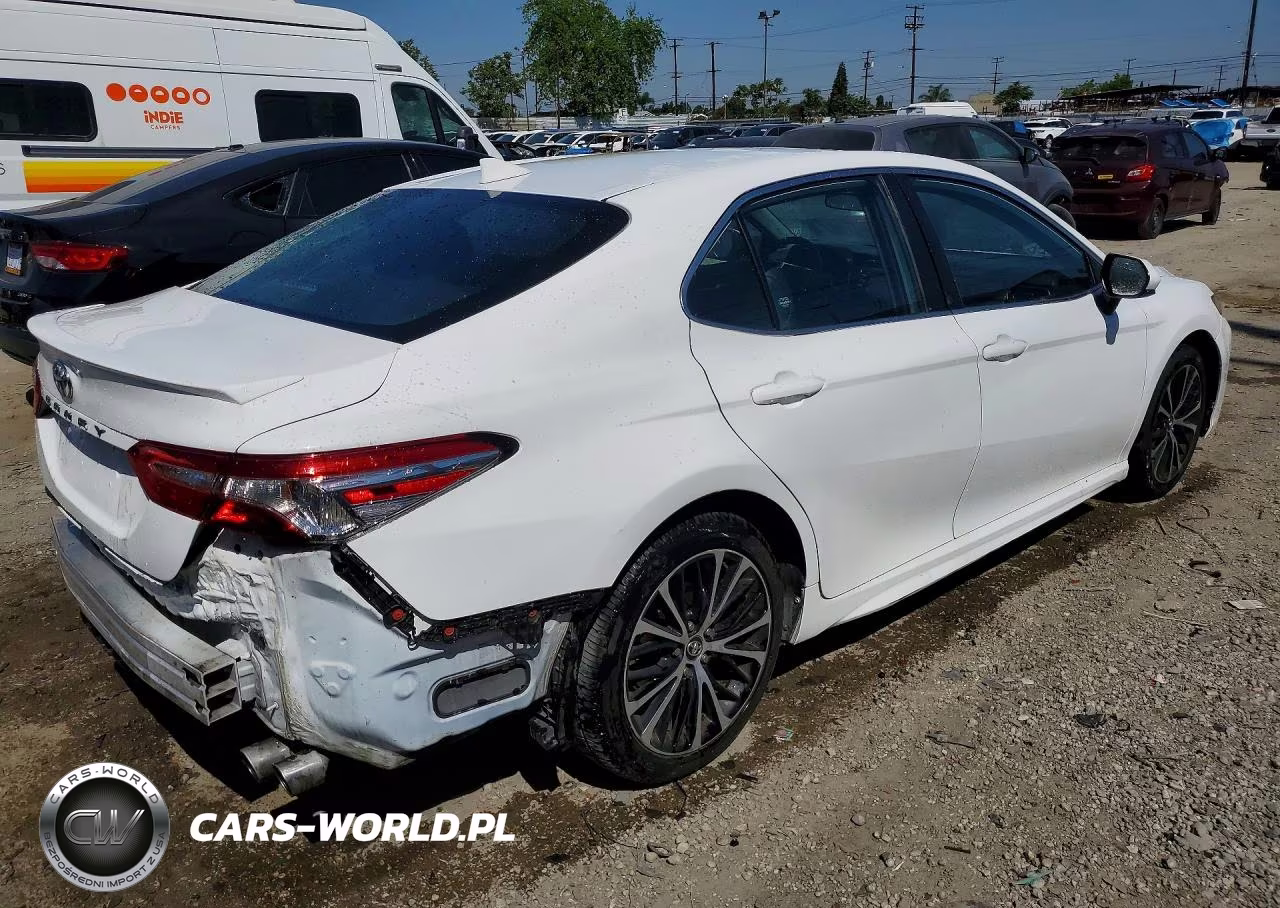 2020 Toyota Camry Se VIN:4T1G11AK9LU930991 - 3