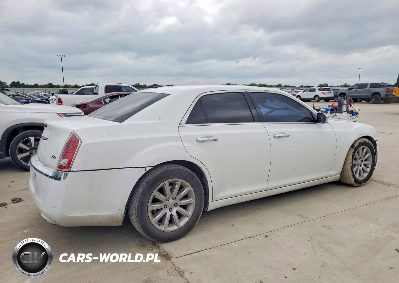 2012 Chrysler 300 Limited VIN:2C3CCACG7CH182125 - 3